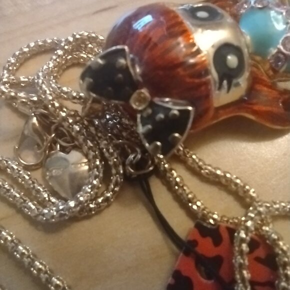 BETSEY JOHNSON DANCING REDHEAD GIRL LARGE CHARM NECKLACE - Picture 3 of 6